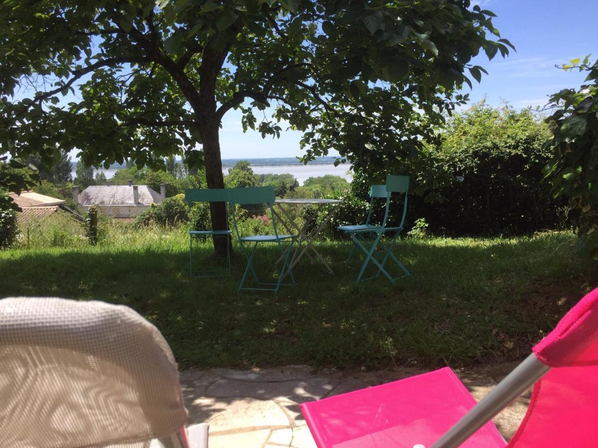 Appartement Avec Vue Panoramique Sur L'Estuaire De La Gironde Plassac  ภายนอก รูปภาพ